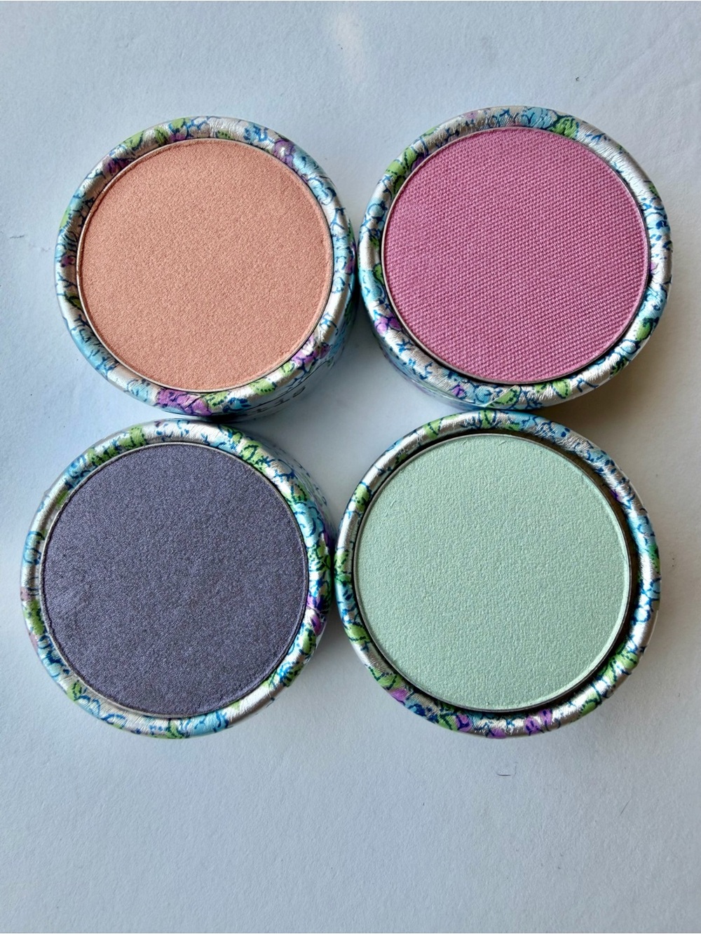 RARE STILA EYESHADOW-Set of 4